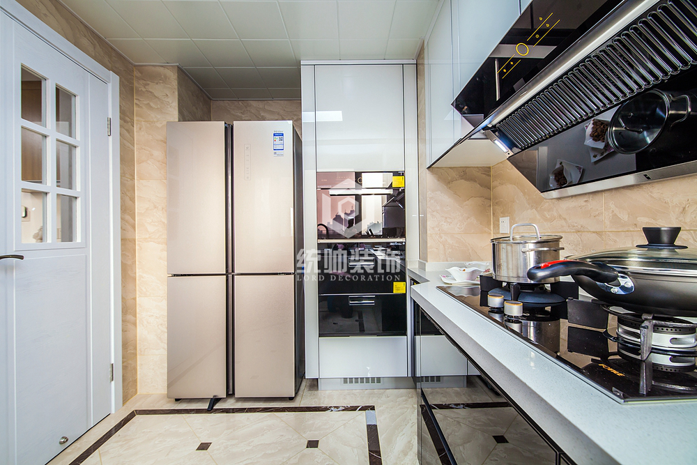 徐汇区东方巴黎140平方现代简约风格三室户厨房装修效果图