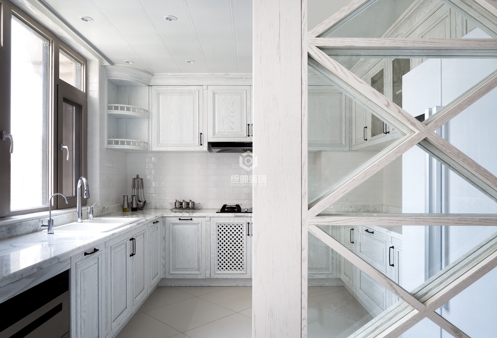宝山区中环国际118平方美式风格三房两厅厨房装修效果图