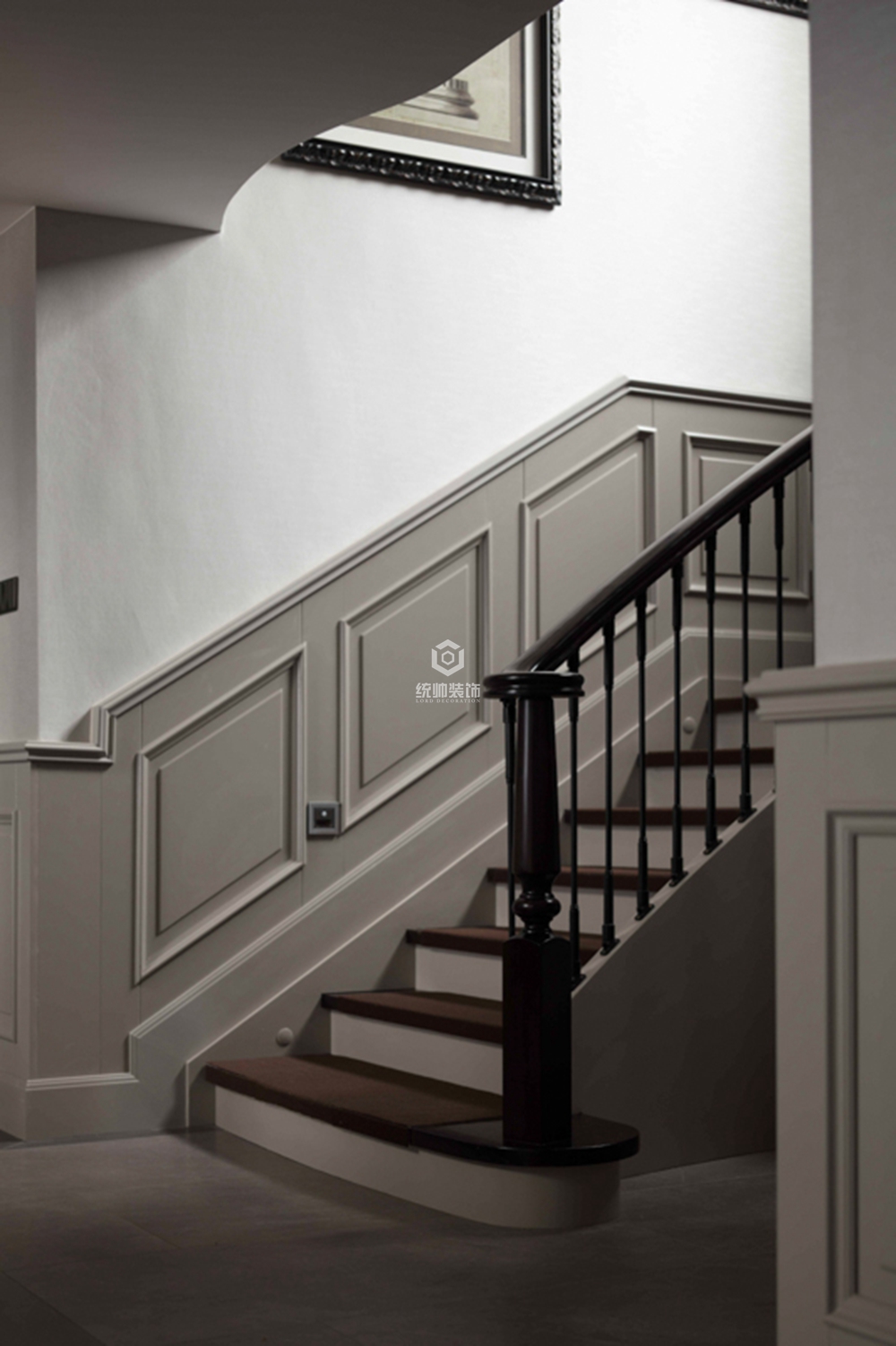浦东新区万科200平方简美风格复式楼梯间装修效果图