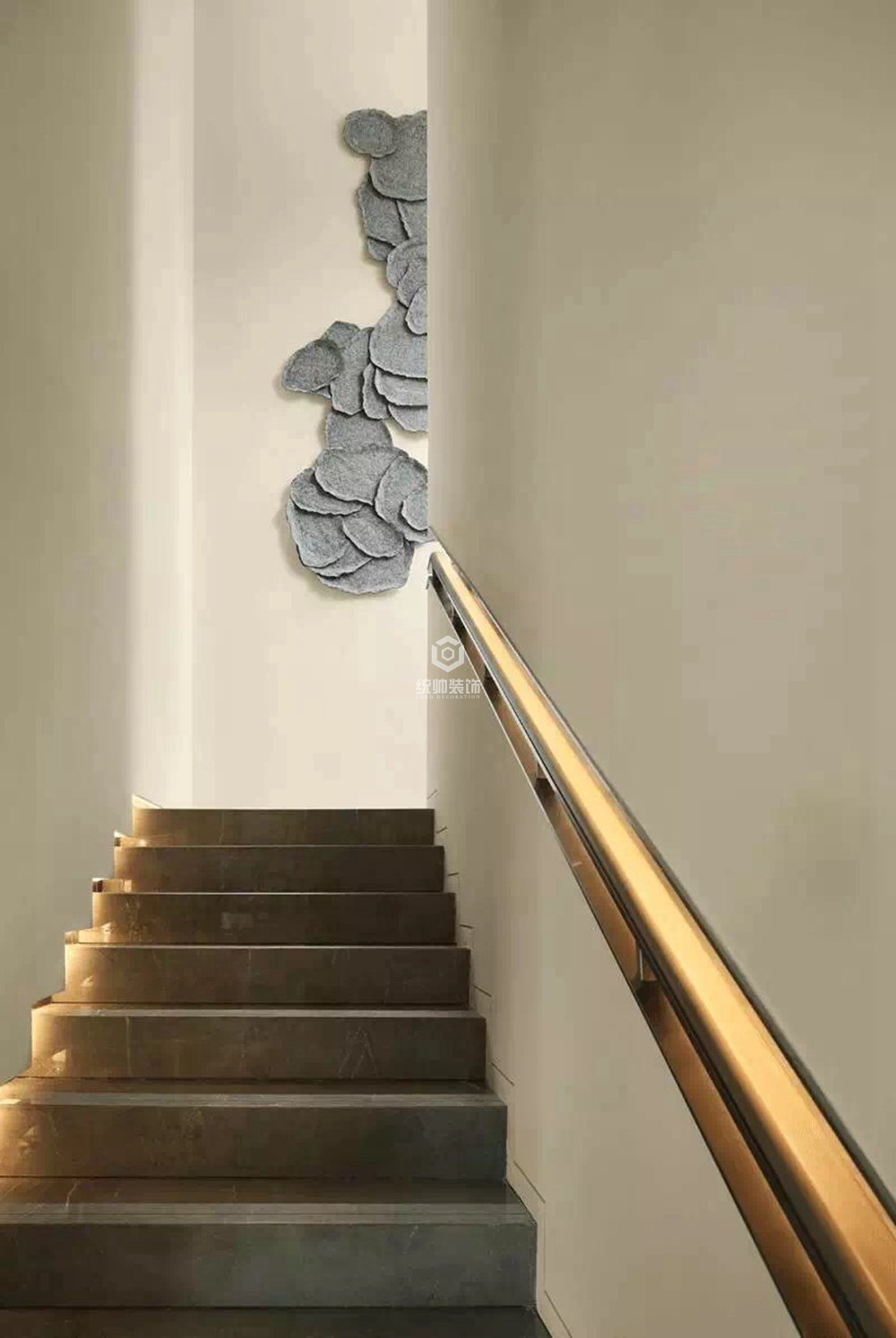 嘉定区安亭莱茵郡200平新中式楼梯间装修效果图