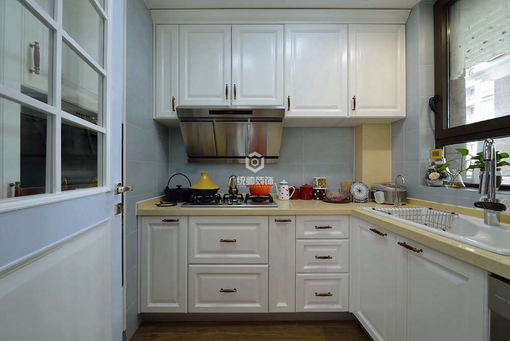 金山区红树林家园90平方现代简约风格三室两厅厨房装修效果图