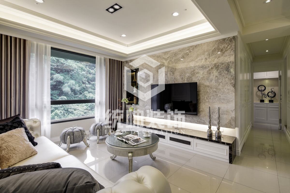 青浦区东方花园三期170平方新古典风格复式客厅装修效果图