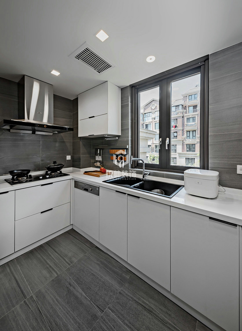 闵行区绿地璀璨天城125平方现代简约风格公寓厨房装修效果图