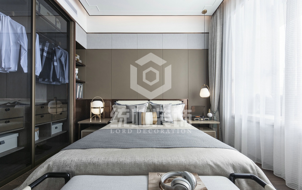 浦东新区花样年悦城320平方新中式风格复式卧室装修效果图
