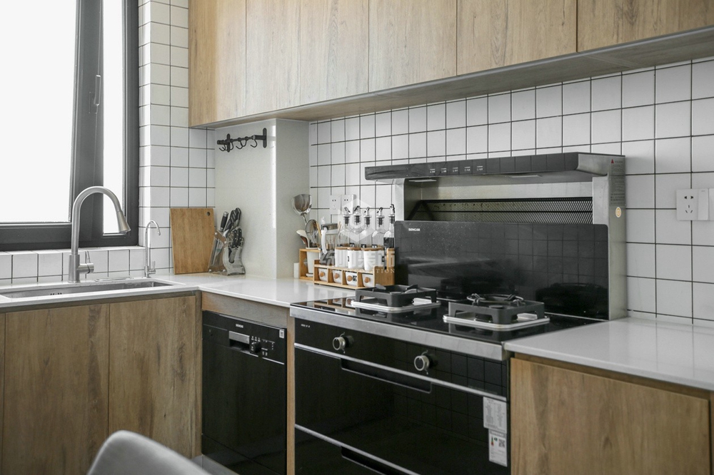 金山区绿地21城135平方北欧风格平层厨房装修效果图