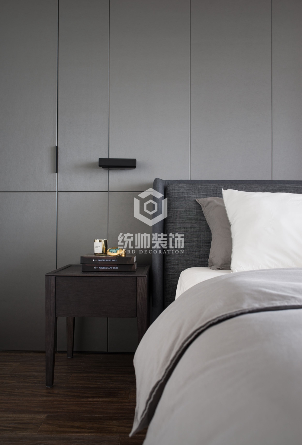 徐汇区海峡水晶国际140平现代简约卧室装修效果图