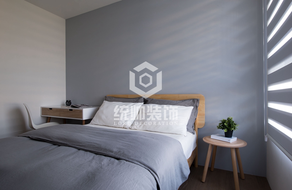 徐汇区海峡水晶国际140平现代简约卧室装修效果图