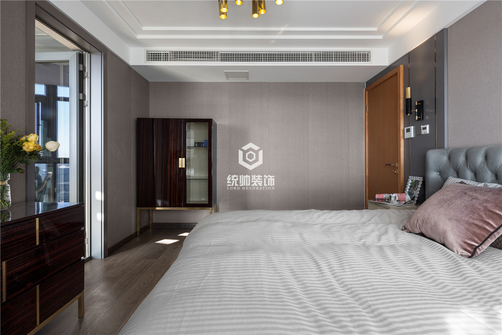 松江区三湘四季160平方轻奢风格复式卧室装修效果图