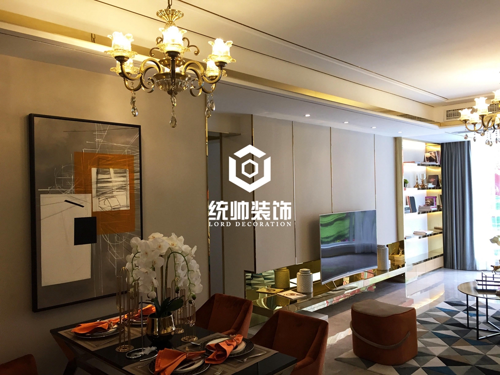 浦东新区现代风格住宅85平现代简约餐厅装修效果图