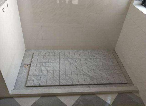 卫生间地漏处瓷砖铺贴方法