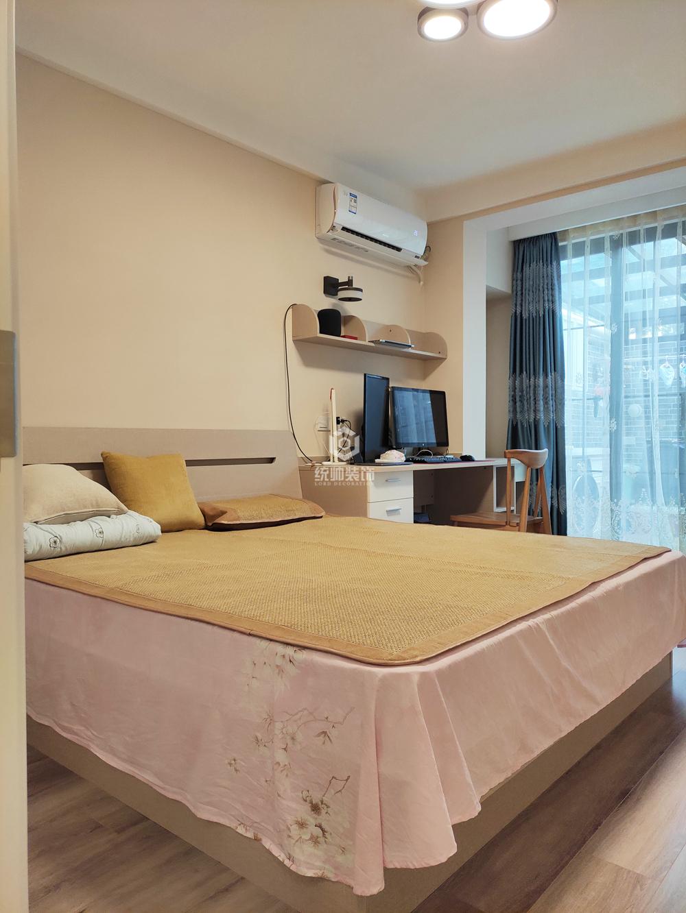 浦東新區梅園三街坊90平現代簡約臥室裝修效果圖
