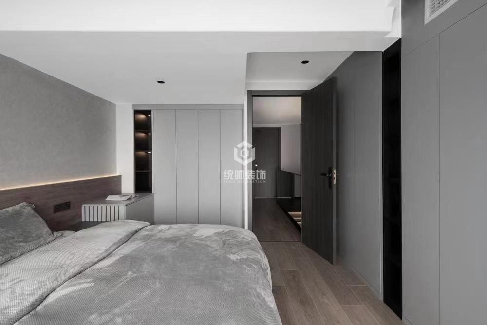 静安区越洋国际100平方现代简约风格复式卧室装修效果图