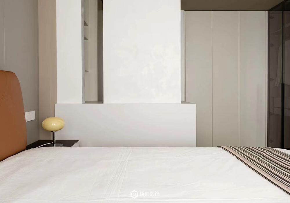 浦东新区三湘印象名邸140平现代简约卧室装修效果图