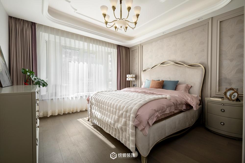 上海周边信达公园里150平美式卧室装修效果图